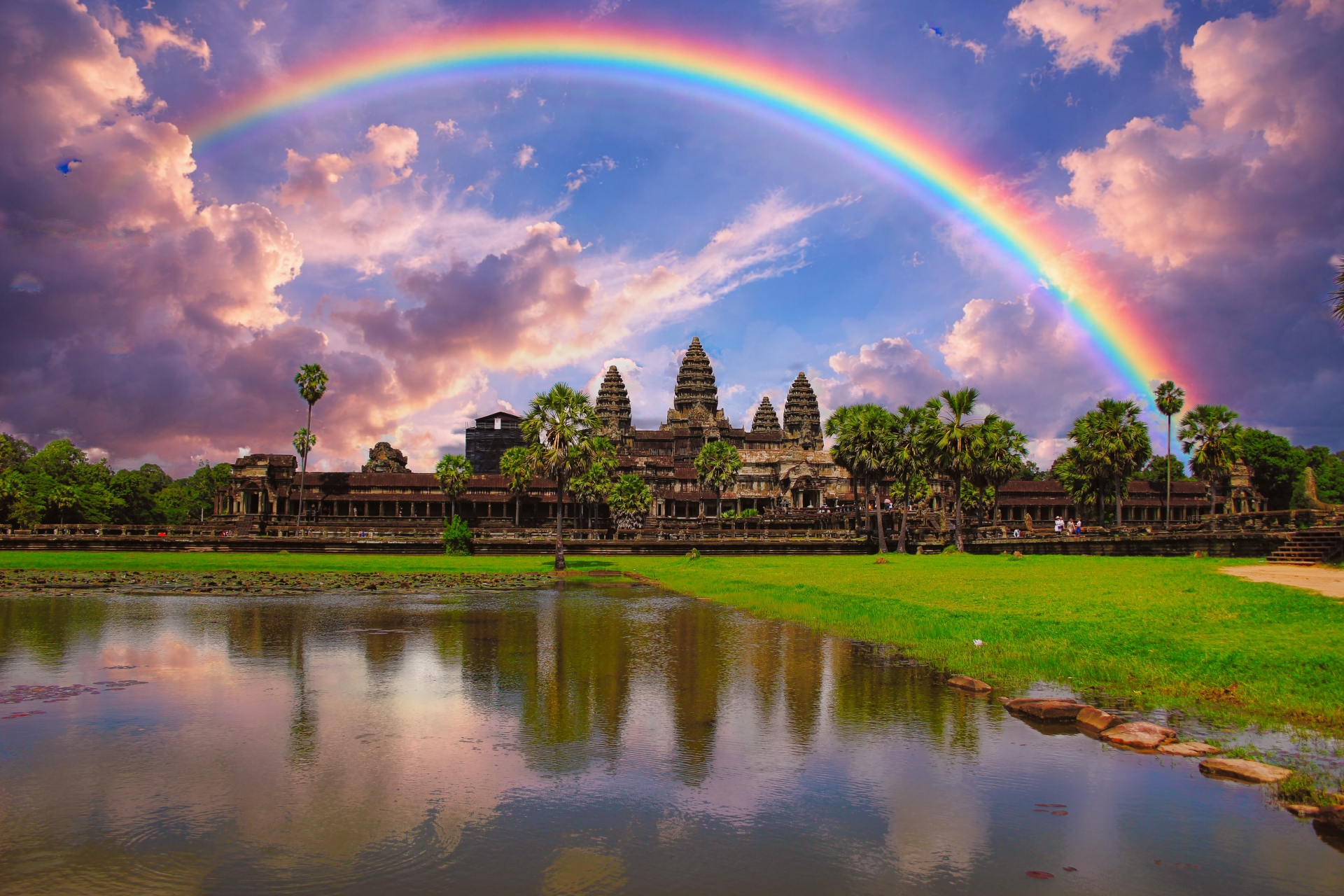 アンコールワット旅行のとびら