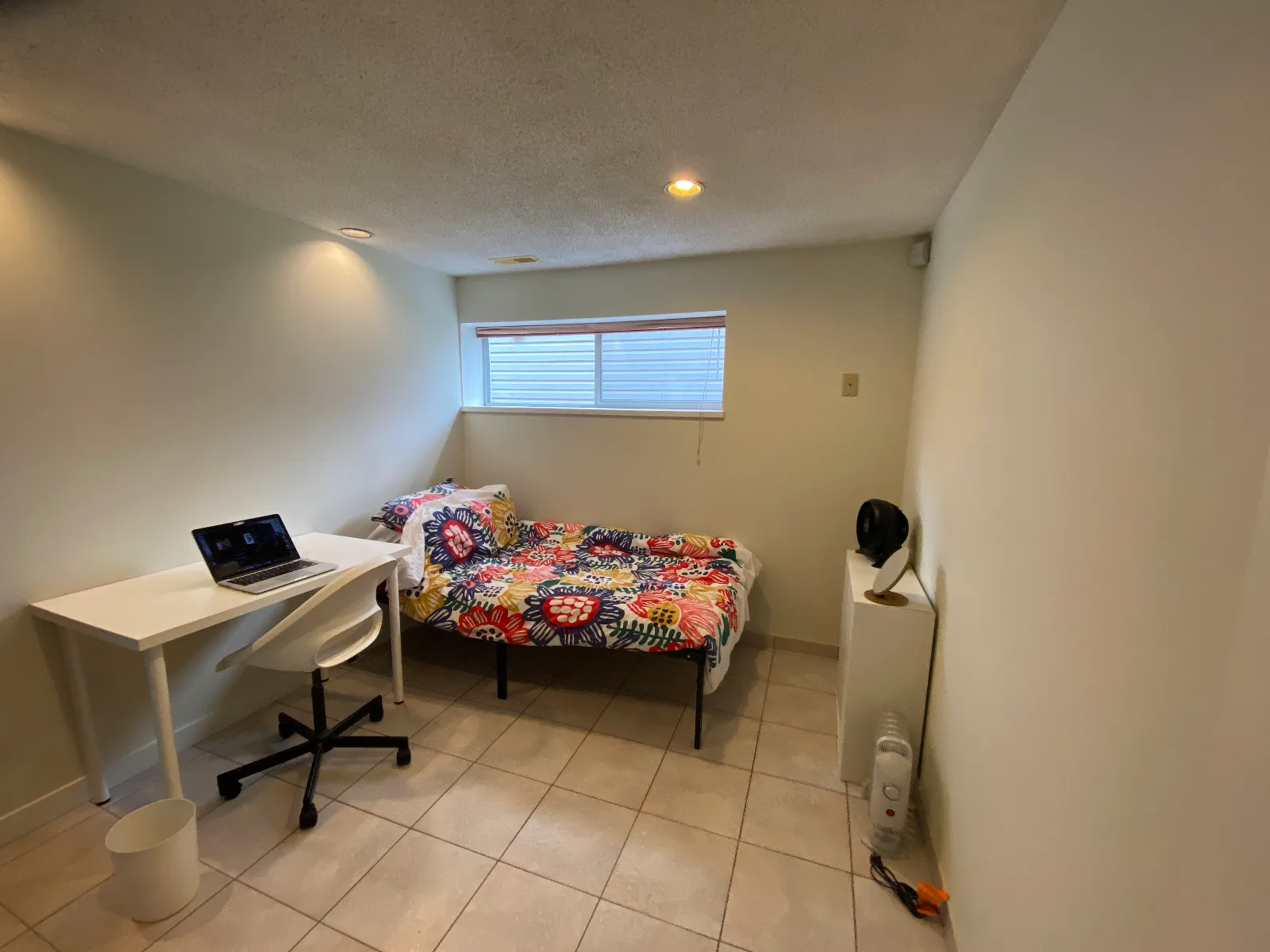 【即可入居】Vancouver インターネットと光熱費込みの個室 《男性専用》