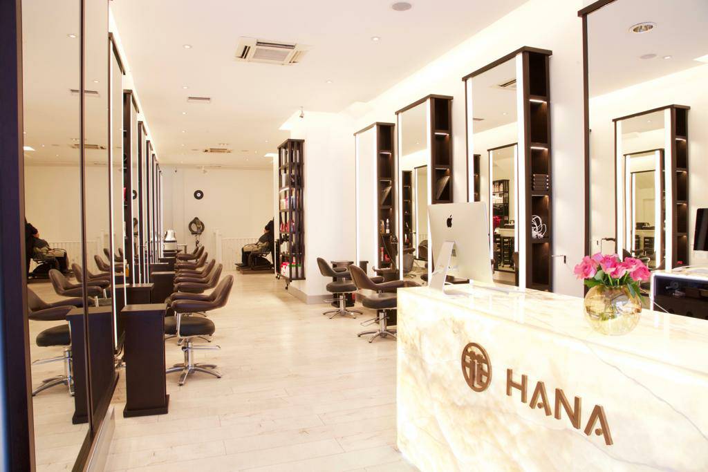 ヘアスタイリスト、ネイリスト